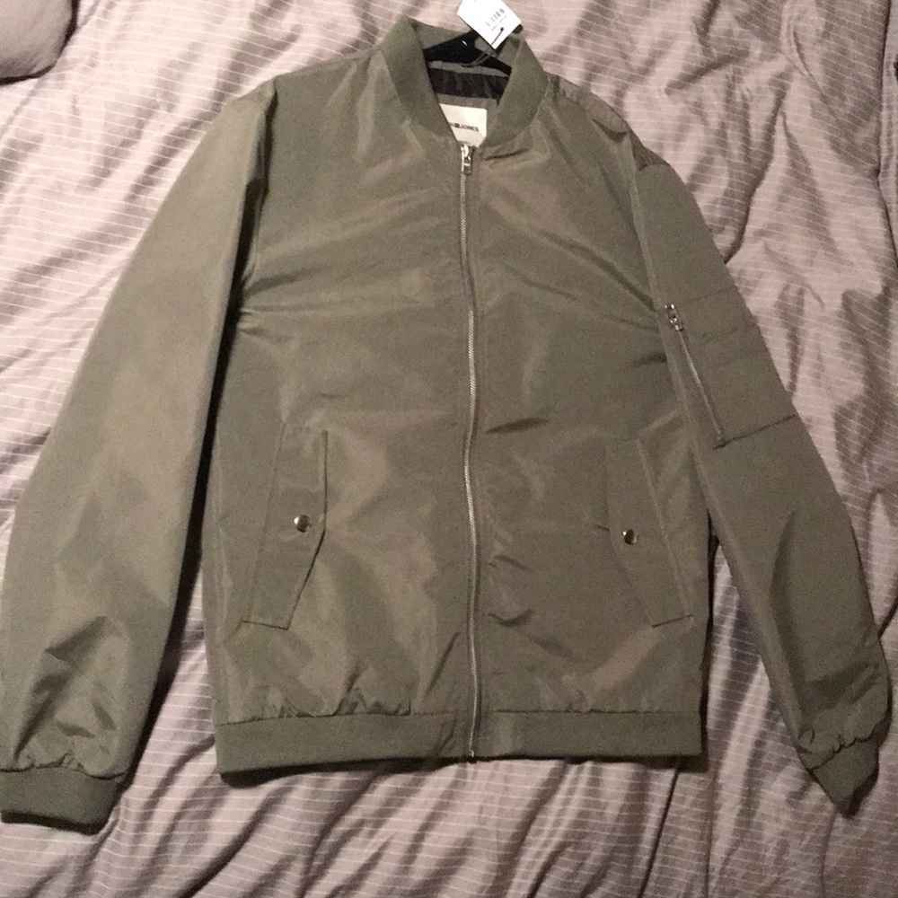 Jack & Jones bomber w/ tags